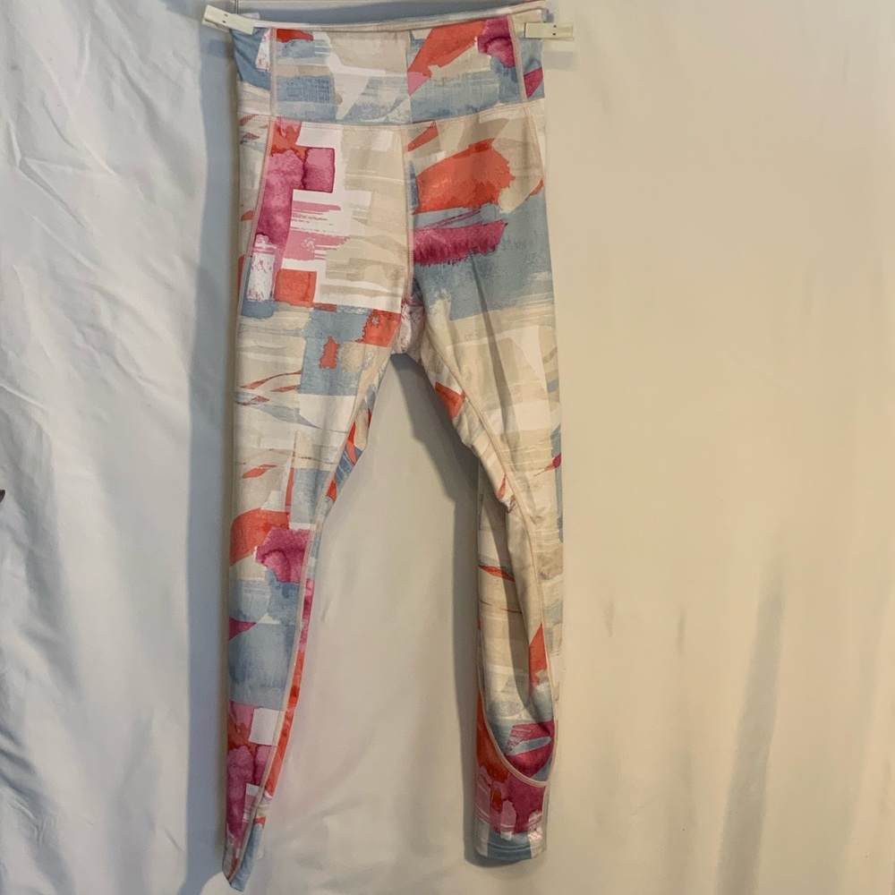 Women’s exercise leggings